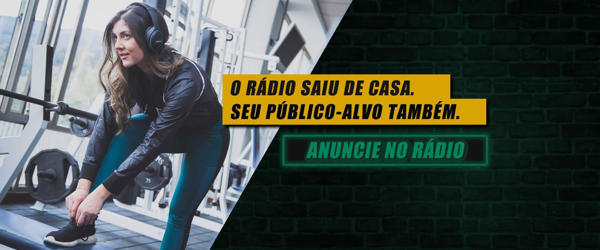 O rádio saiu de casa. Seu público-alvo também.